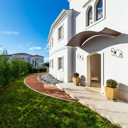 Luxury Zara With A Pool * Tar-Vabriga