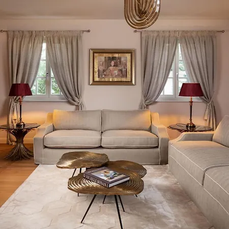 Luxury Zara With A Pool Villa *