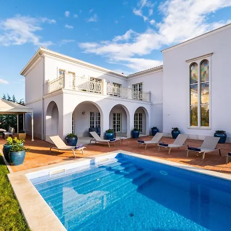Villa Luxury Zara With A Pool